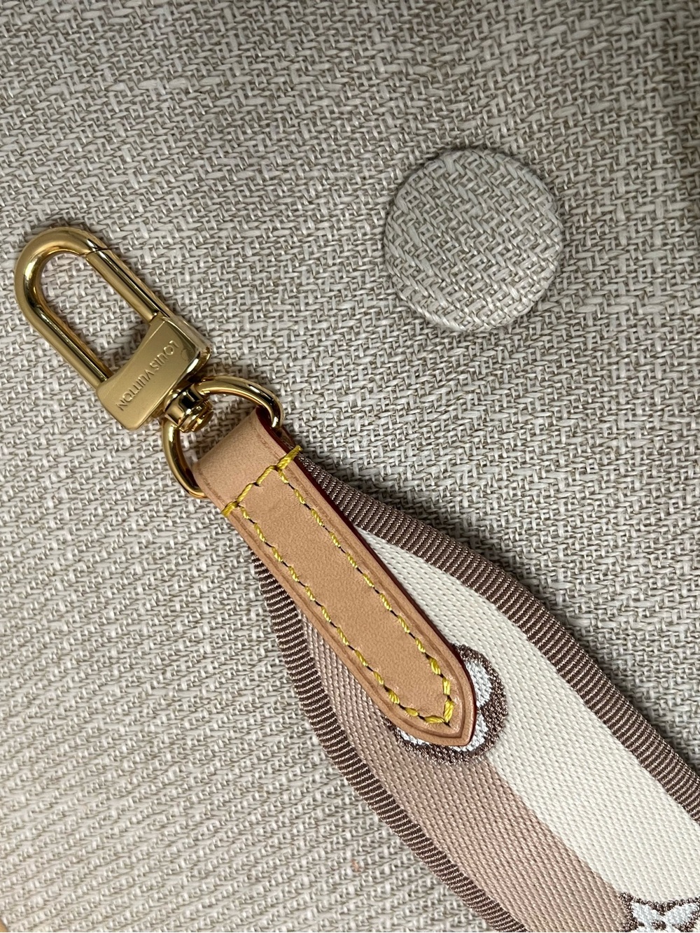 Louis Vuitton Pink Beiges Guitar Shoulder Strap-New never used - Picture 3 of 6